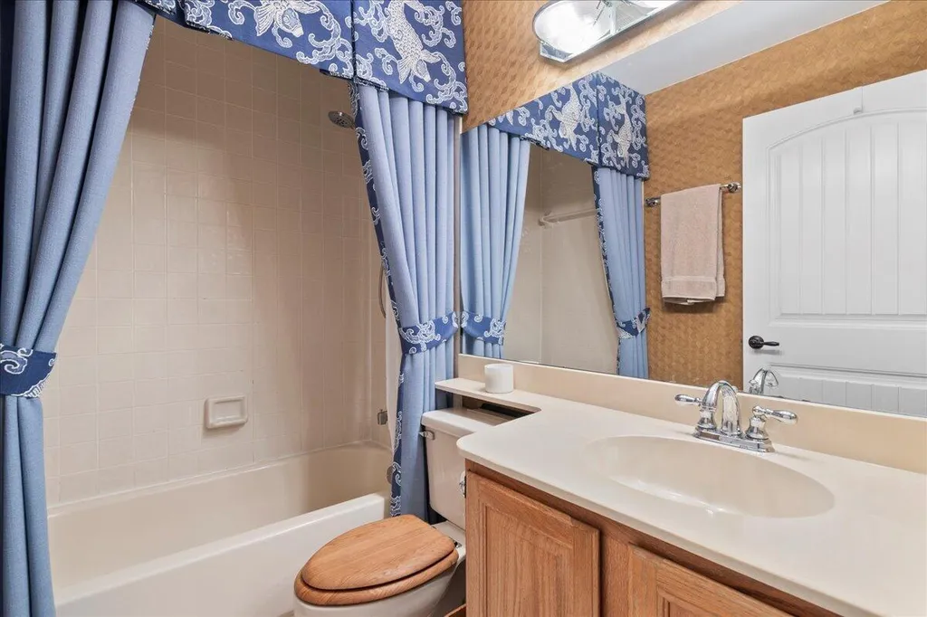 2379 Treasure Isle Drive Palm Beach Gardens FL 33410