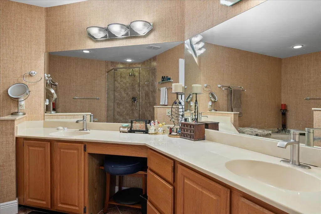 2379 Treasure Isle Drive Palm Beach Gardens FL 33410