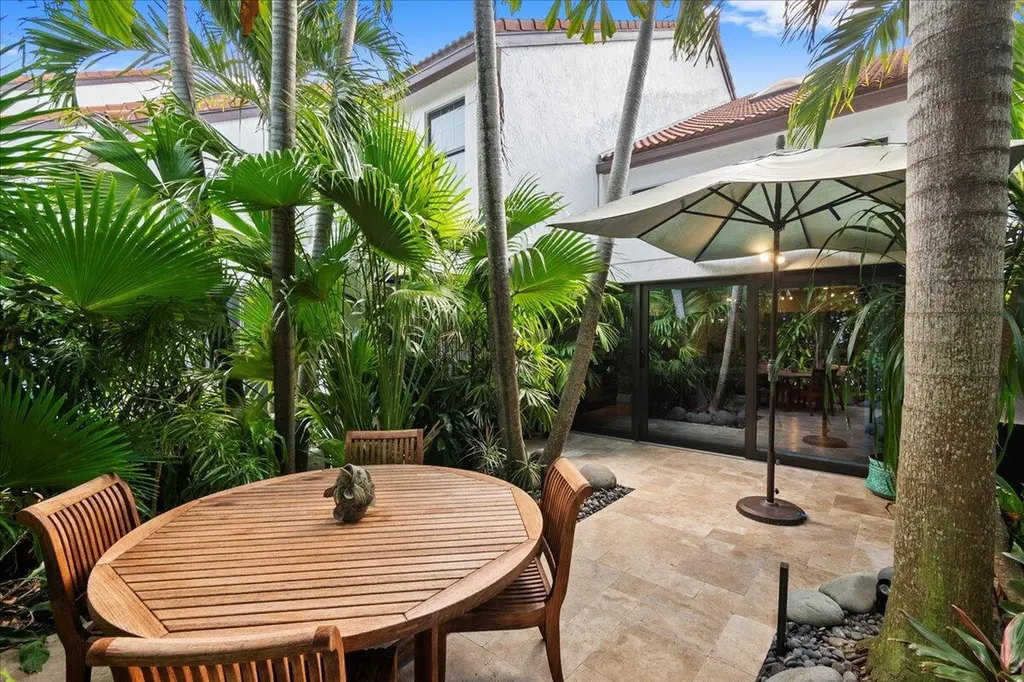 2379 Treasure Isle Drive Palm Beach Gardens FL 33410