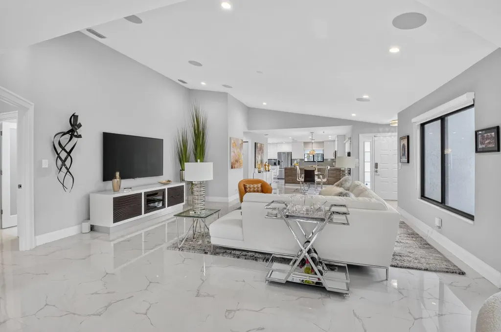 7665 Glendevon Lane Delray Beach FL 33446