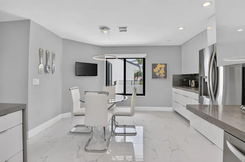 7665 Glendevon Lane Delray Beach FL 33446