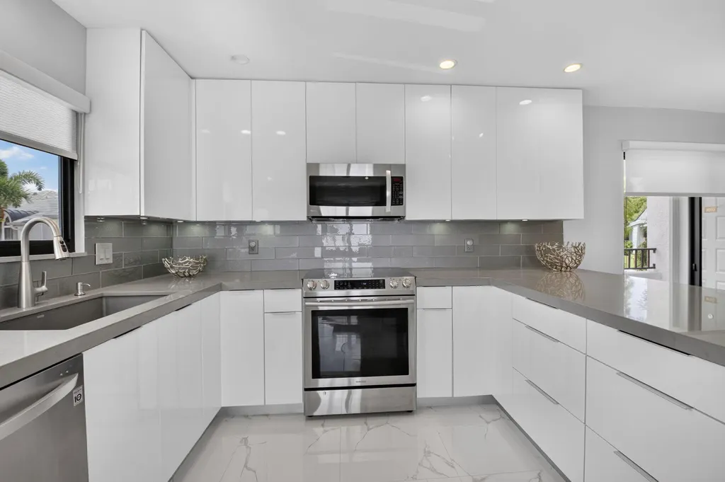 7665 Glendevon Lane Delray Beach FL 33446