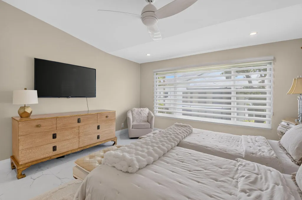 7665 Glendevon Lane Delray Beach FL 33446