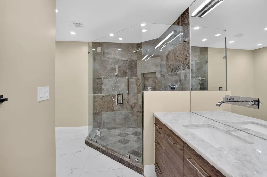 7665 Glendevon Lane Delray Beach FL 33446