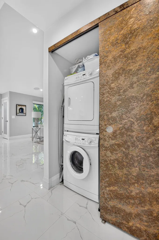 7665 Glendevon Lane Delray Beach FL 33446