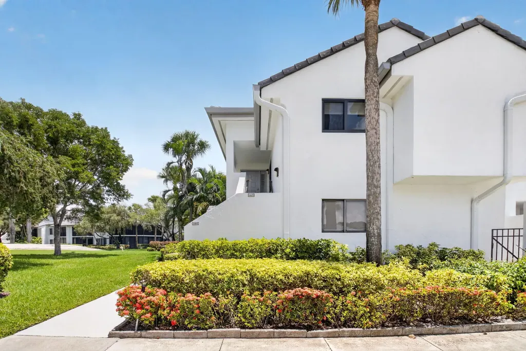 7665 Glendevon Lane Delray Beach FL 33446