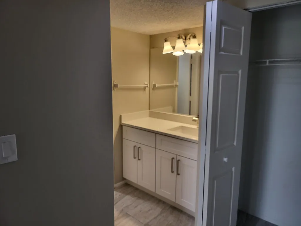 1562 SE Royal Green Circle Port St Lucie FL 34952