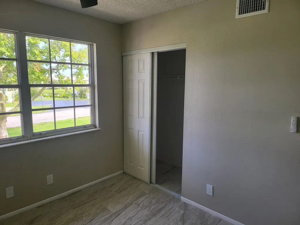 1562 SE Royal Green Circle Port St Lucie FL 34952
