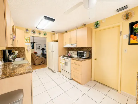 1266 NW 82nd Avenue Plantation FL 33322