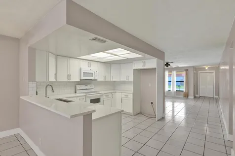 7010-7012 NW 78th Avenue Tamarac FL 33321