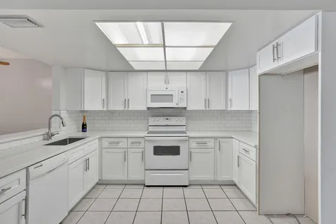 7010-7012 NW 78th Avenue Tamarac FL 33321