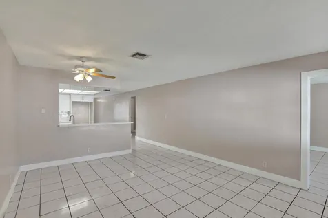 7010-7012 NW 78th Avenue Tamarac FL 33321