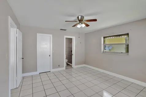 7010-7012 NW 78th Avenue Tamarac FL 33321