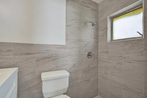 7010-7012 NW 78th Avenue Tamarac FL 33321