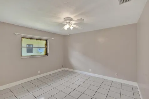 7010-7012 NW 78th Avenue Tamarac FL 33321