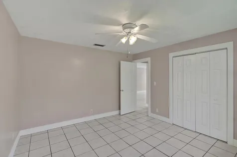 7010-7012 NW 78th Avenue Tamarac FL 33321