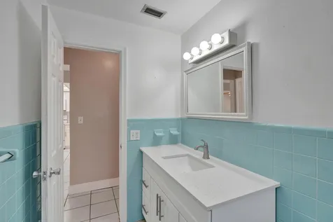 7010-7012 NW 78th Avenue Tamarac FL 33321