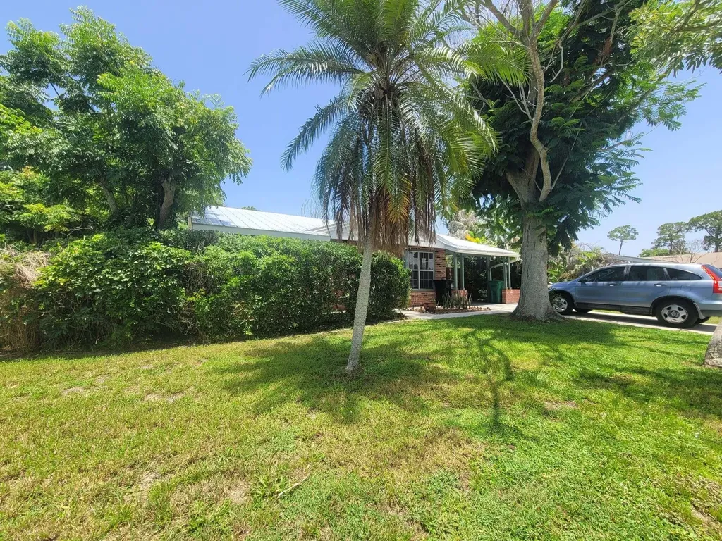 715 SE Forgal Street Port St Lucie FL 34983