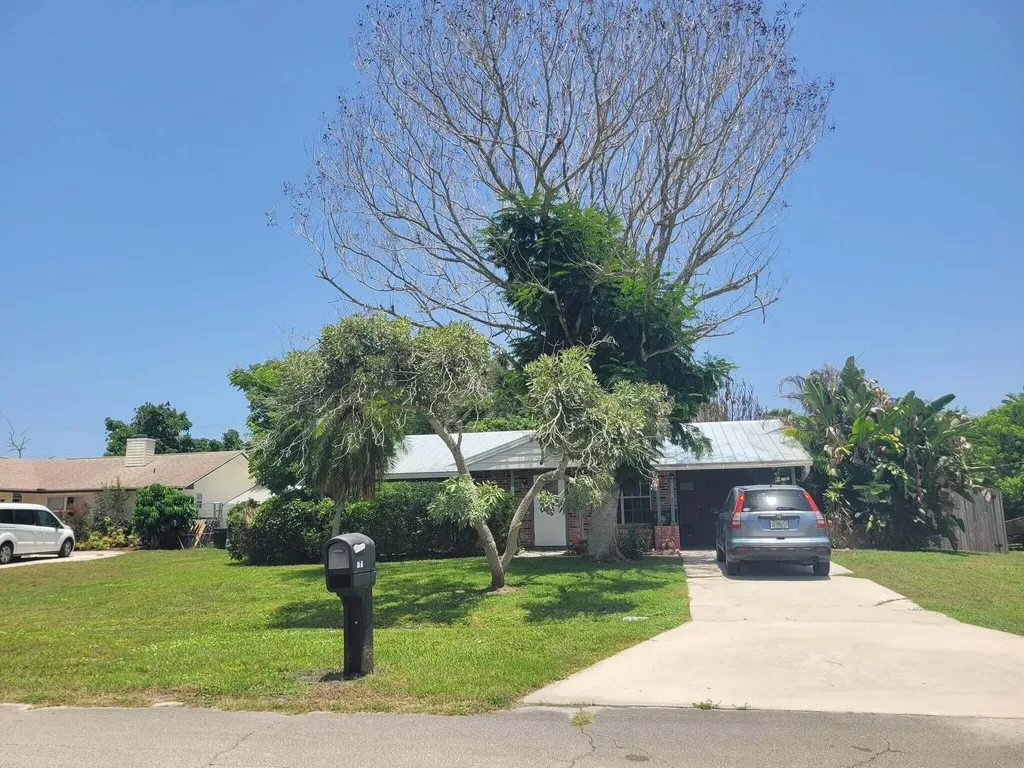 715 SE Forgal Street Port St Lucie FL 34983