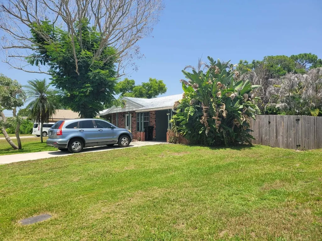 715 SE Forgal Street Port St Lucie FL 34983