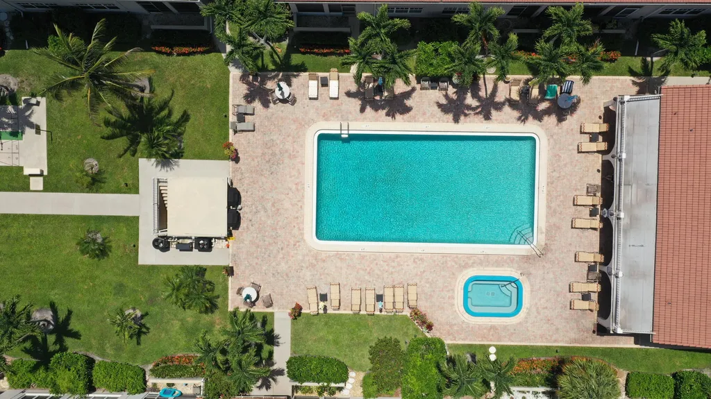 250 NE 20th Street Boca Raton FL 33431