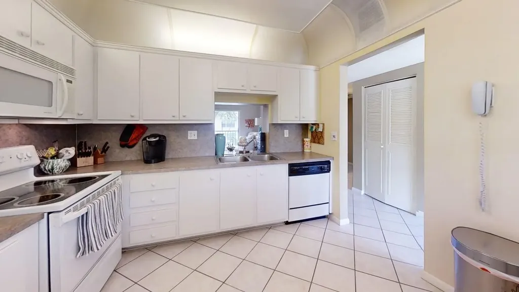 250 NE 20th Street Boca Raton FL 33431