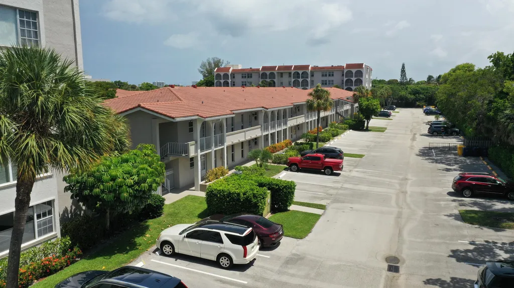 250 NE 20th Street Boca Raton FL 33431