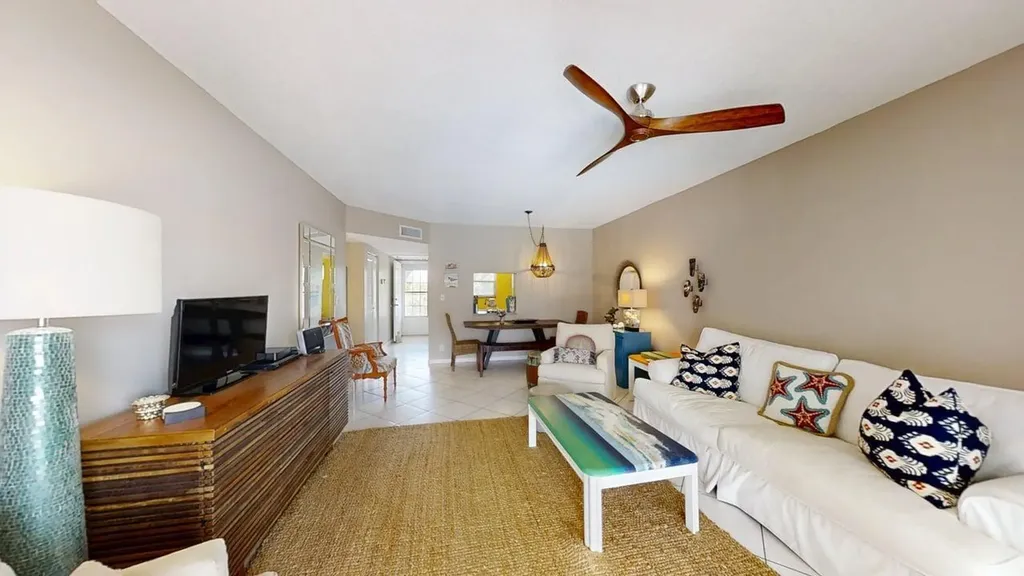 250 NE 20th Street Boca Raton FL 33431