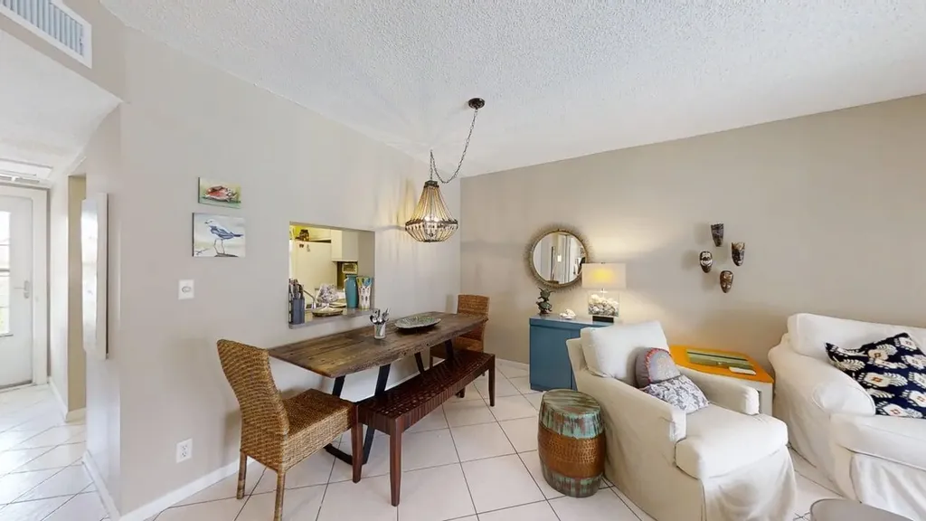 250 NE 20th Street Boca Raton FL 33431