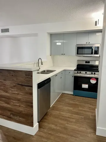 631 SW 111th Lane Pembroke Pines FL 33025