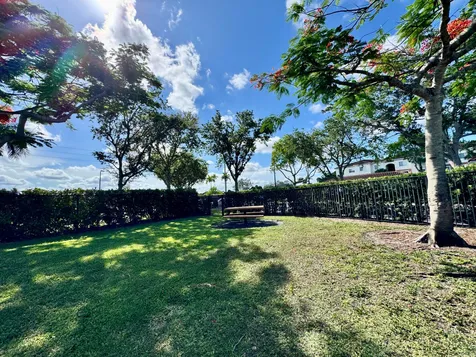 9857 Baywinds West Palm Beach FL 33411