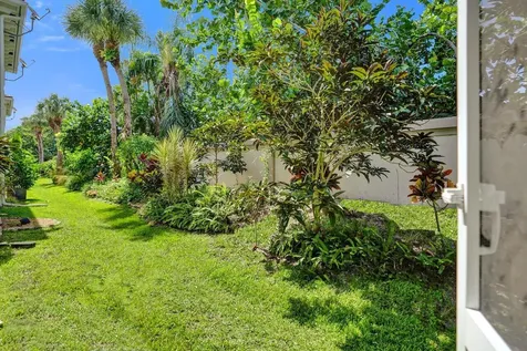 6379 Bella Circle W Boynton Beach FL 33437