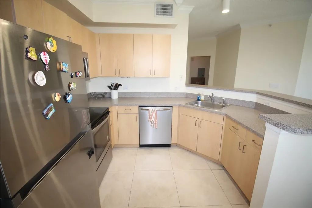 533 NE 3rd Avenue Fort Lauderdale FL 33301