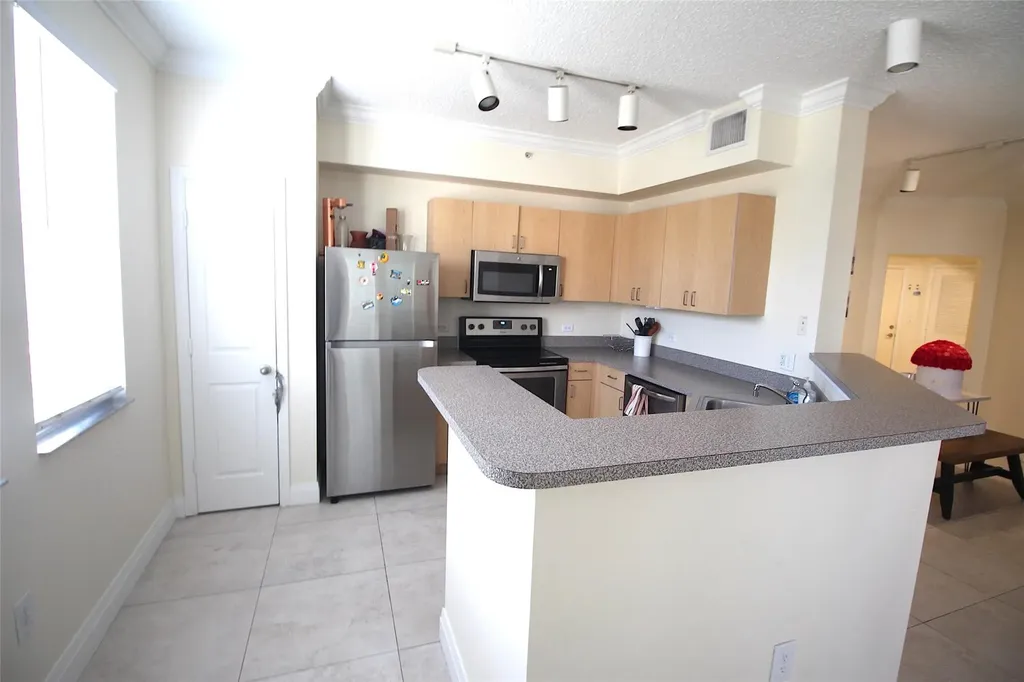 533 NE 3rd Avenue Fort Lauderdale FL 33301