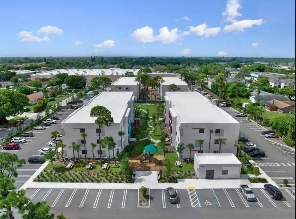 4290 Lakewood Road Lake Worth FL 33461