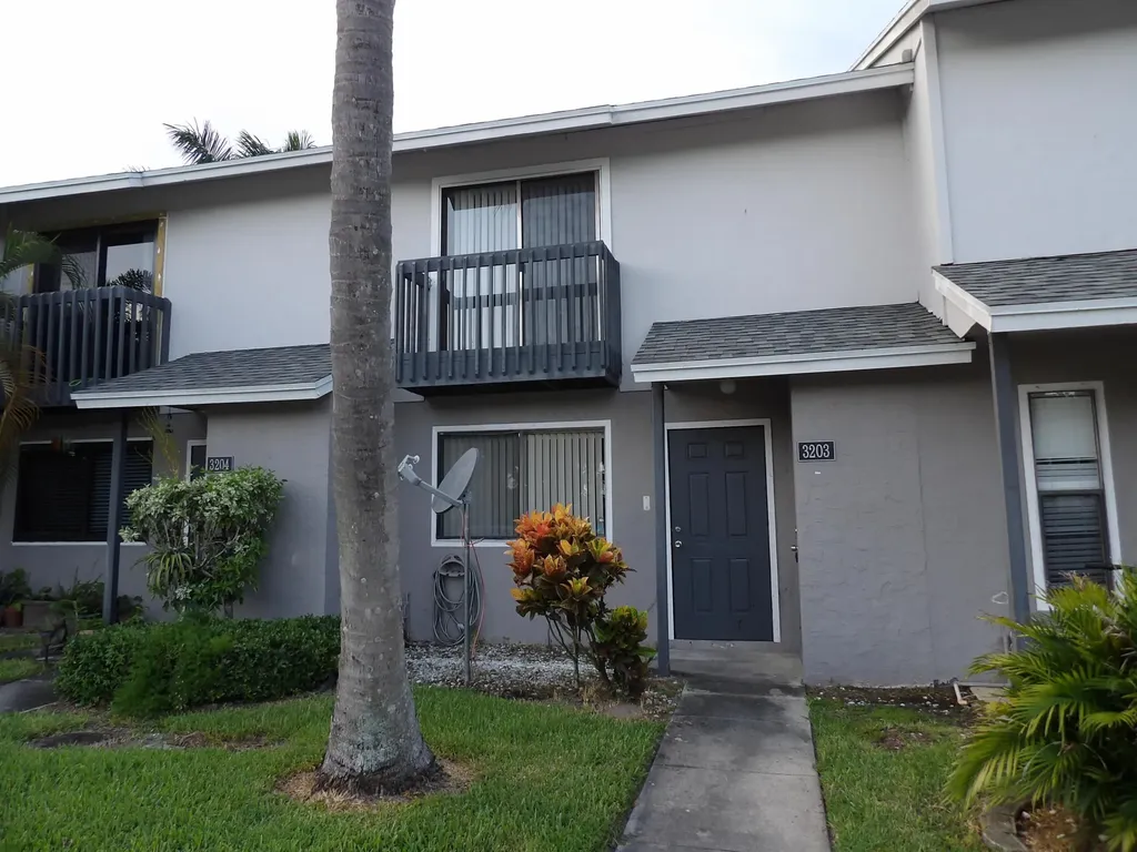 3203 Poolside Drive Greenacres FL 33463