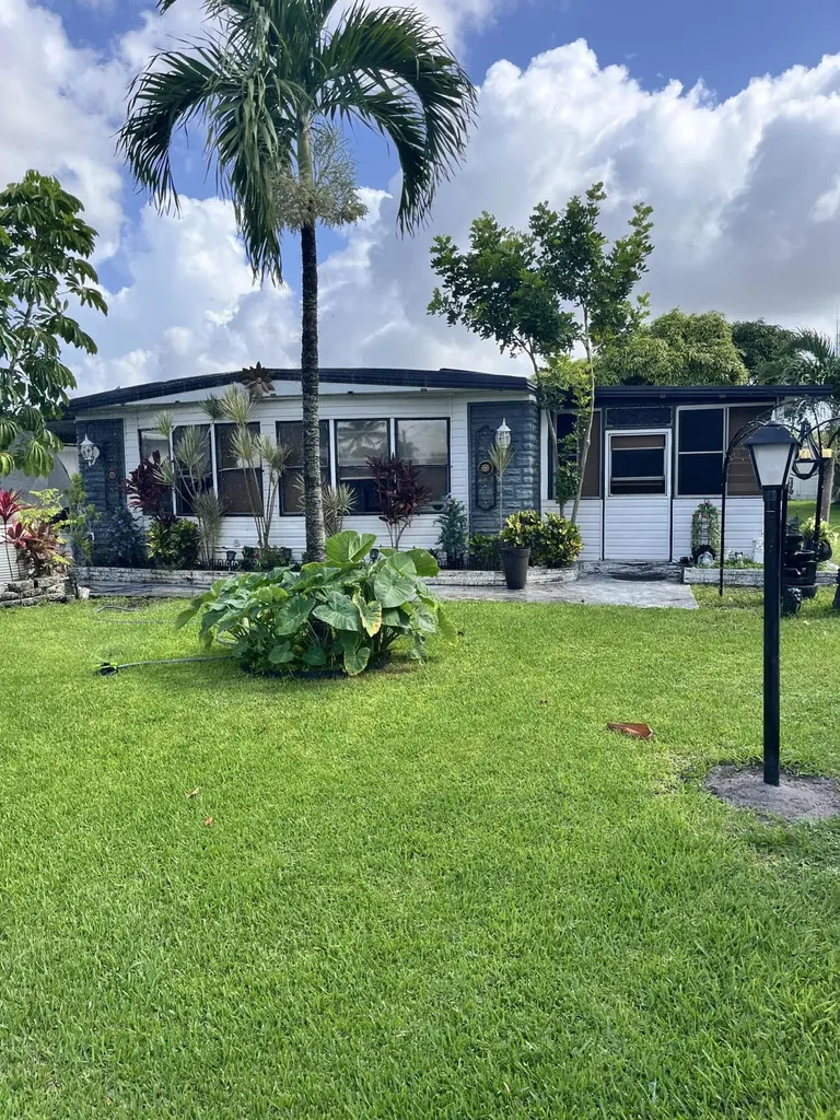 4415 Round Table Court Boynton Beach FL 33436