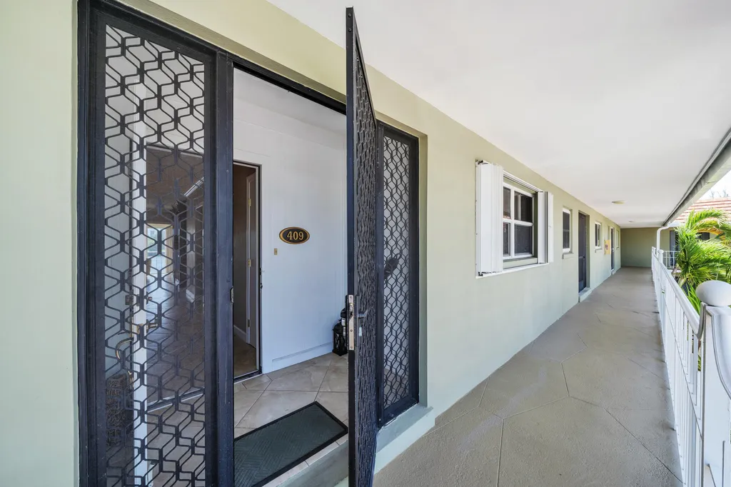 711 NE Harbour Terrace Boca Raton FL 33431