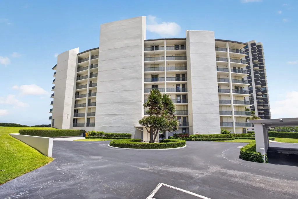 5400 N Ocean Drive SE Singer Island FL 33404