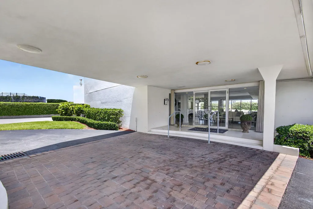 5400 N Ocean Drive SE Singer Island FL 33404