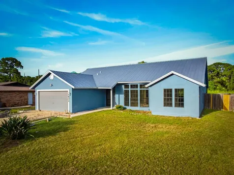 4802 Sunset Boulevard Fort Pierce FL 34982