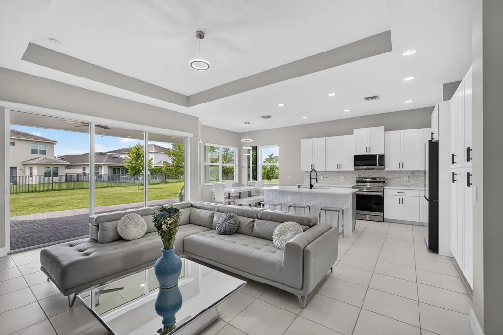 16293 Melogold Drive The Acreage FL 33470
