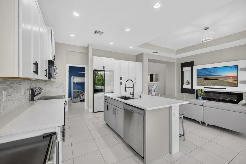 16293 Melogold Drive The Acreage FL 33470