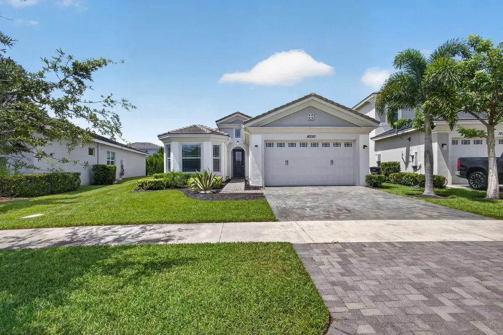 16293 Melogold Drive The Acreage FL 33470