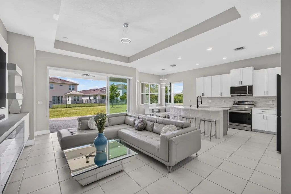 16293 Melogold Drive The Acreage FL 33470