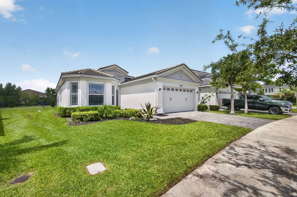 16293 Melogold Drive The Acreage FL 33470