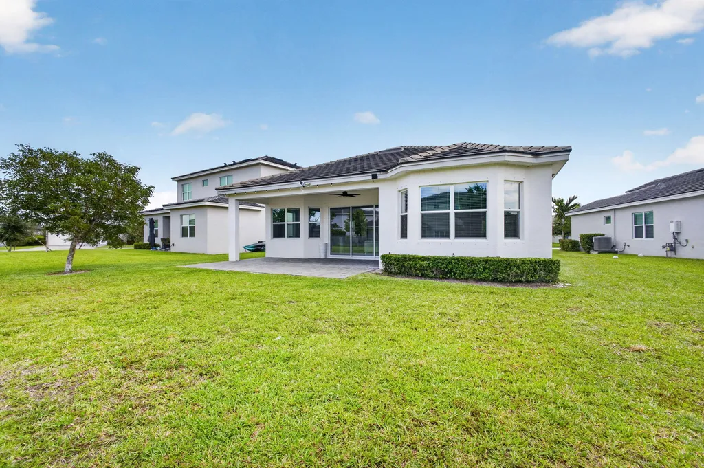 16293 Melogold Drive The Acreage FL 33470