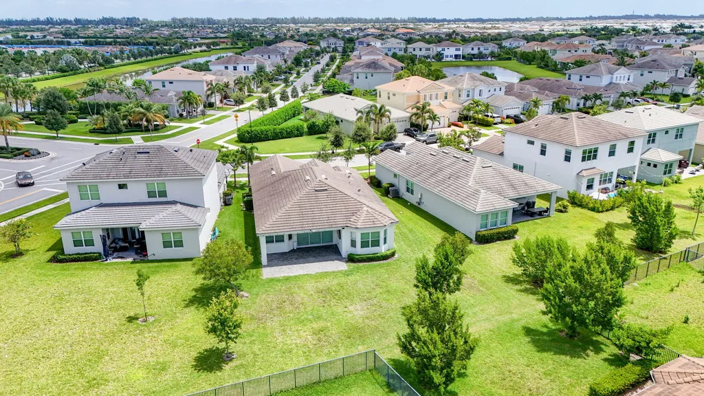 16293 Melogold Drive The Acreage FL 33470