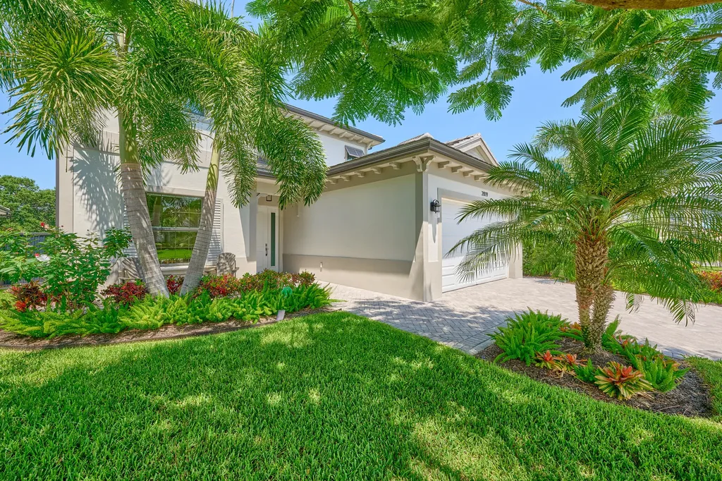 2819 Gin Berry Way West Palm Beach FL 33401