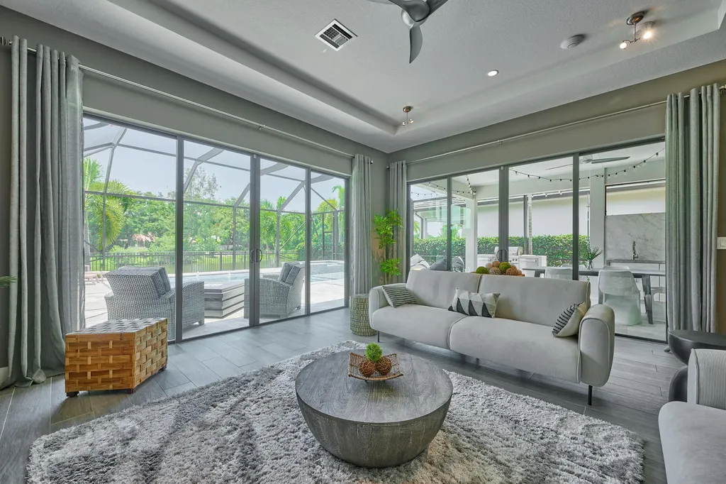 2819 Gin Berry Way West Palm Beach FL 33401